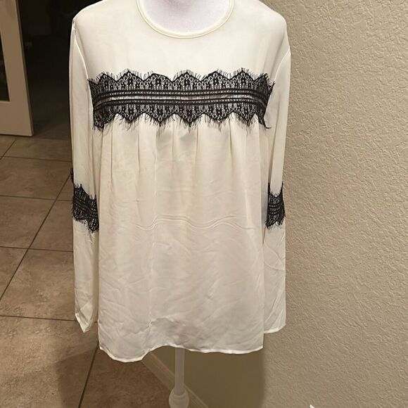 Twinset Women's XL Long Sleeve Lace Applique Blouse Cream Black Feminine Office - Picture 2 of 12